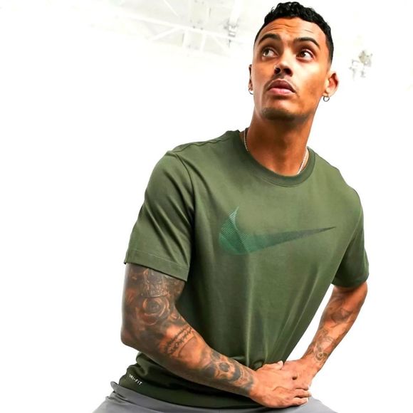 Nike Other - Nike Training Dry Swoosh T-shirt Medium